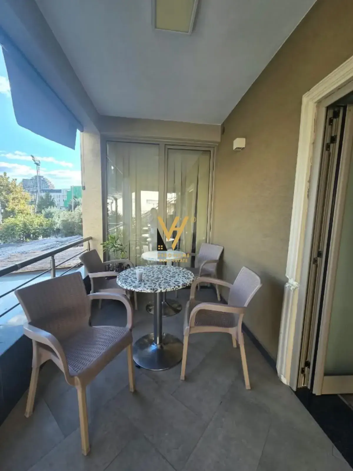 Interior, 140 m² office for rent in Tirana