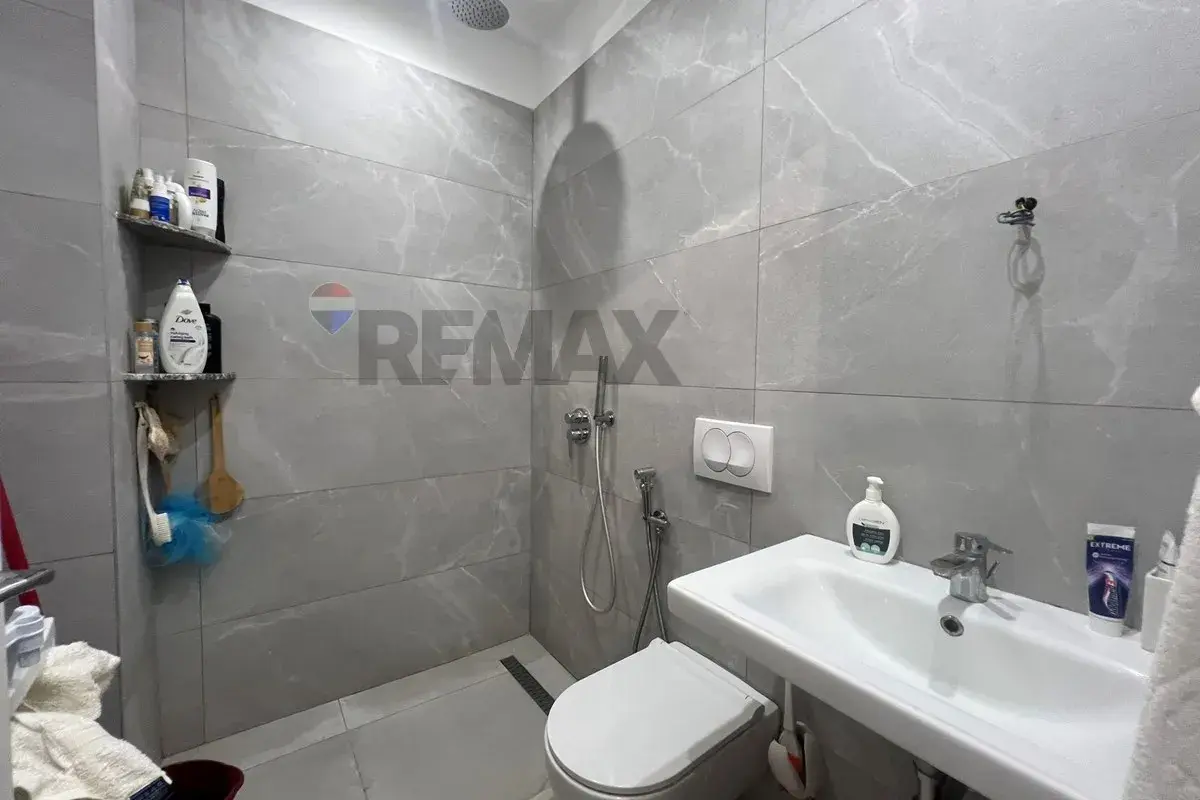 Brendësia, apartament 2+1 në shitje në Vlorë