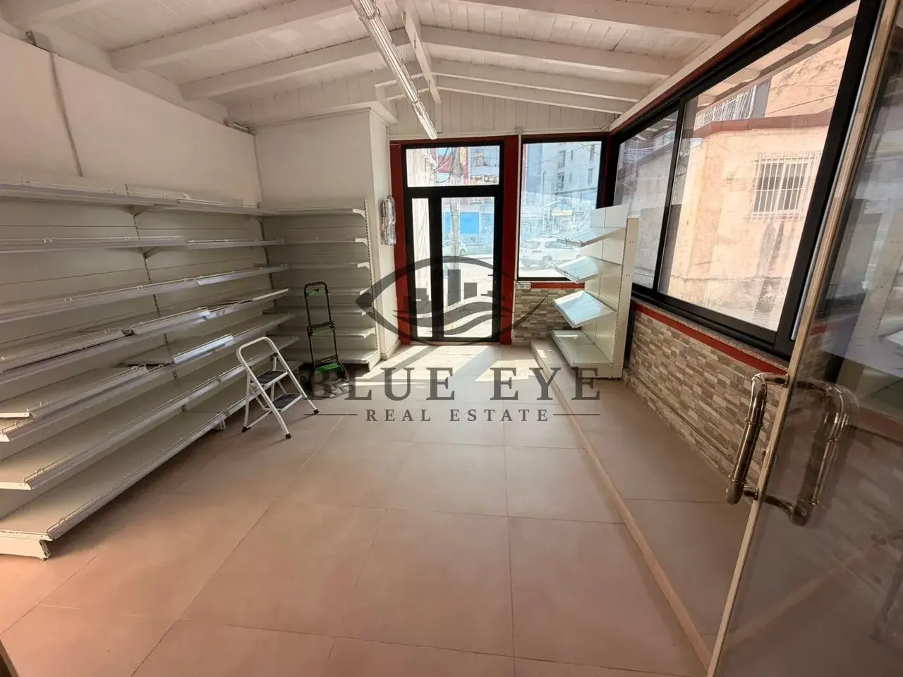 Innenansicht, Ladenlokal 60 m² zu vermieten in Durrës