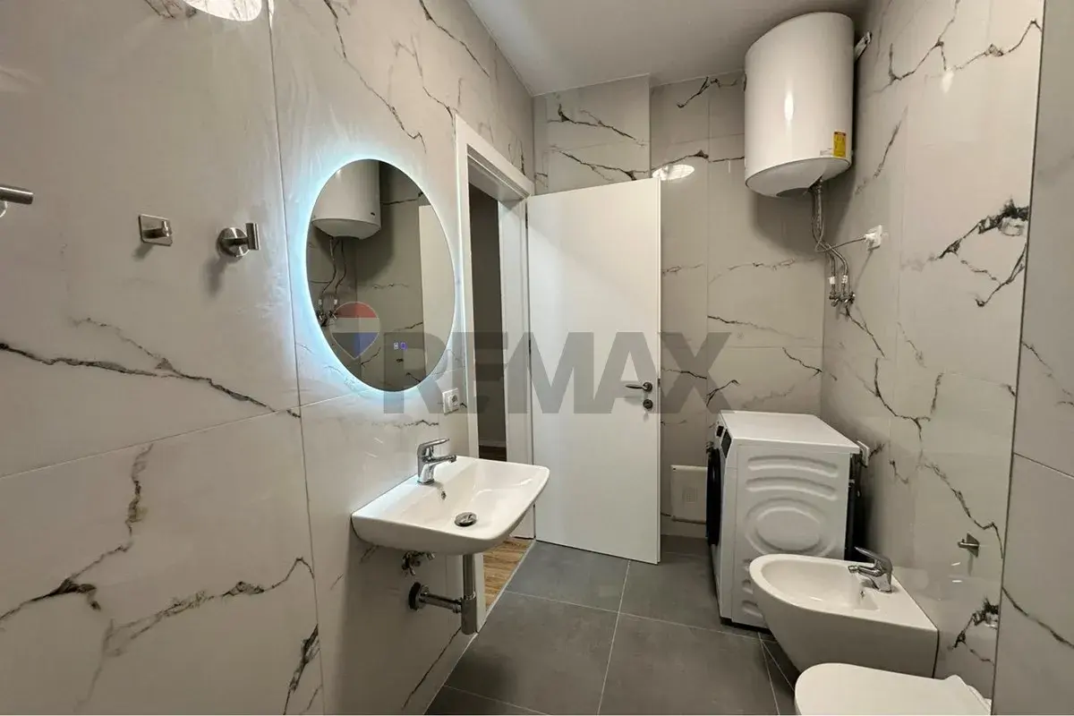 Badezimmer, Wohnung 2+1+2 zu vermieten in Laprakë, Tirana