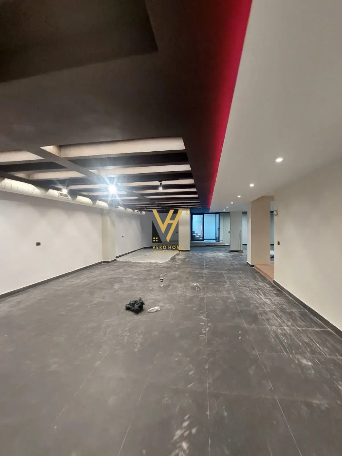 Εσωτερικό, αποθήκη 250 m² προς ενοικίαση στην περιοχή Rruga e Kavajës, Τίρανα