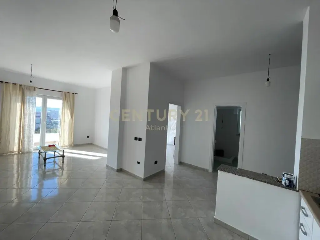 Ndërtesa, apartament 2+1 në shitje në Durrës