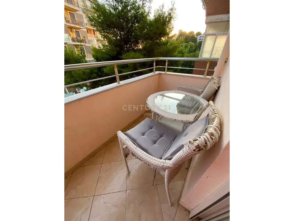 Ballkoni, apartament 2+1 në shitje në Durrës