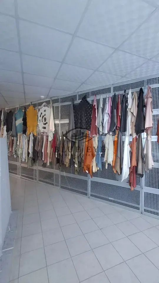 Εσωτερικό, γραφείο 1.400 m² προς ενοικίαση στο Δυρράχιο