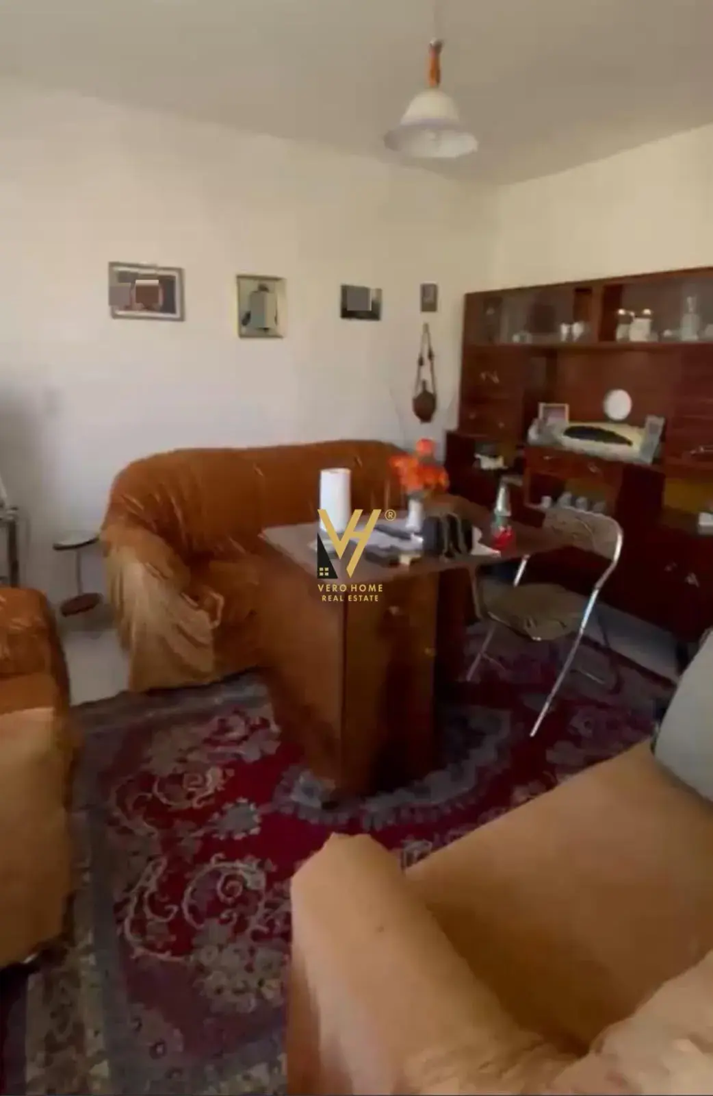 Salon, appartement 2+1 à vendre à Kavajë