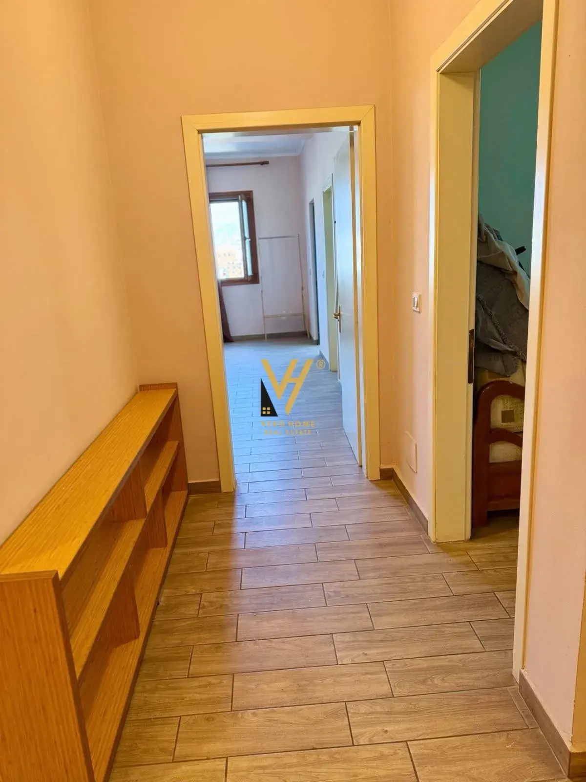 Ballkoni, apartament 2+2+2 me qira në 21 Dhjetori, Tiranë