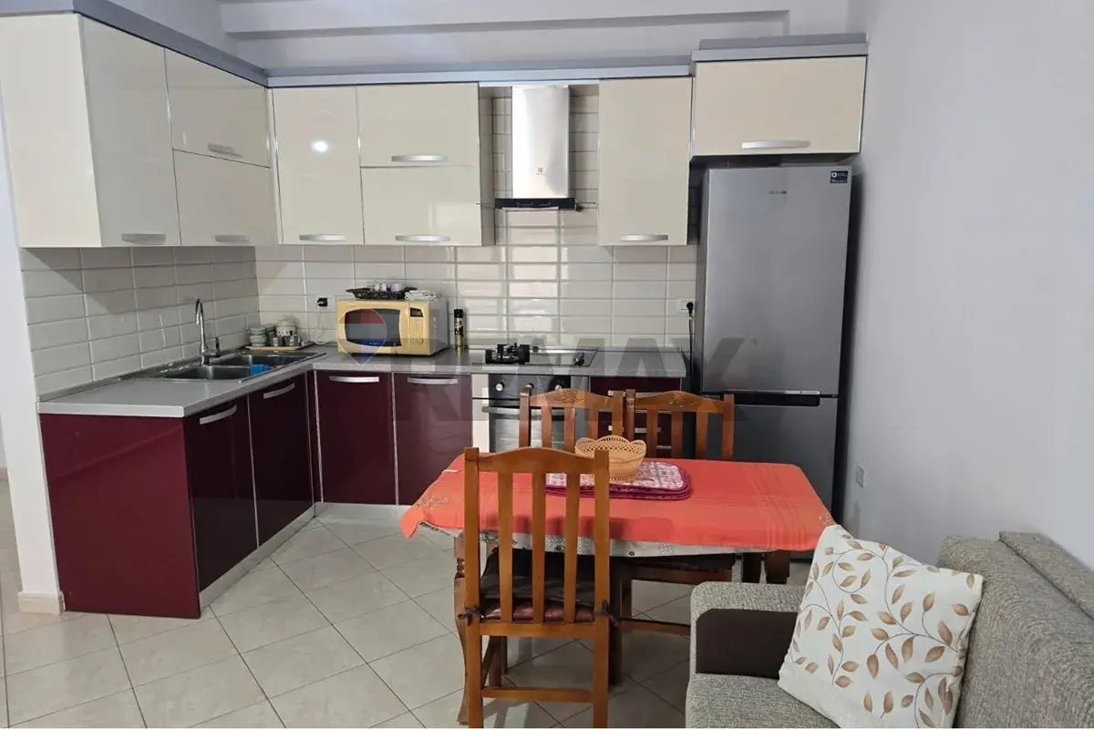 Brendësia, apartament 2+1 me qira në Vlorë