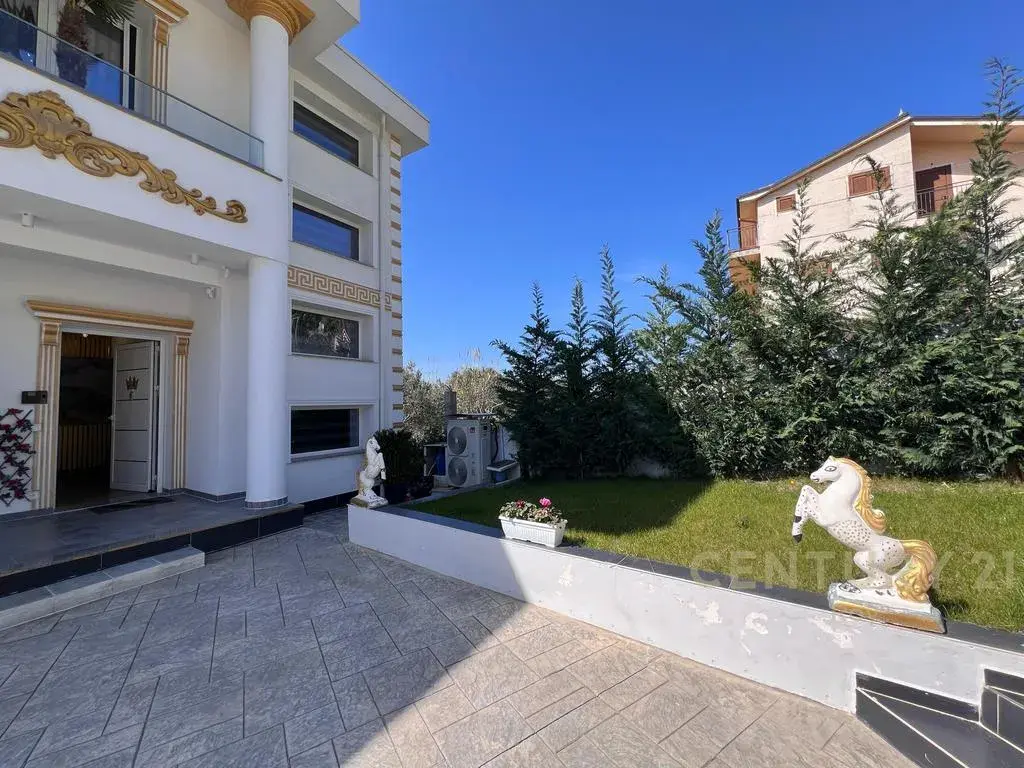 Extérieur, villa 4+1 à vendre à Golem
