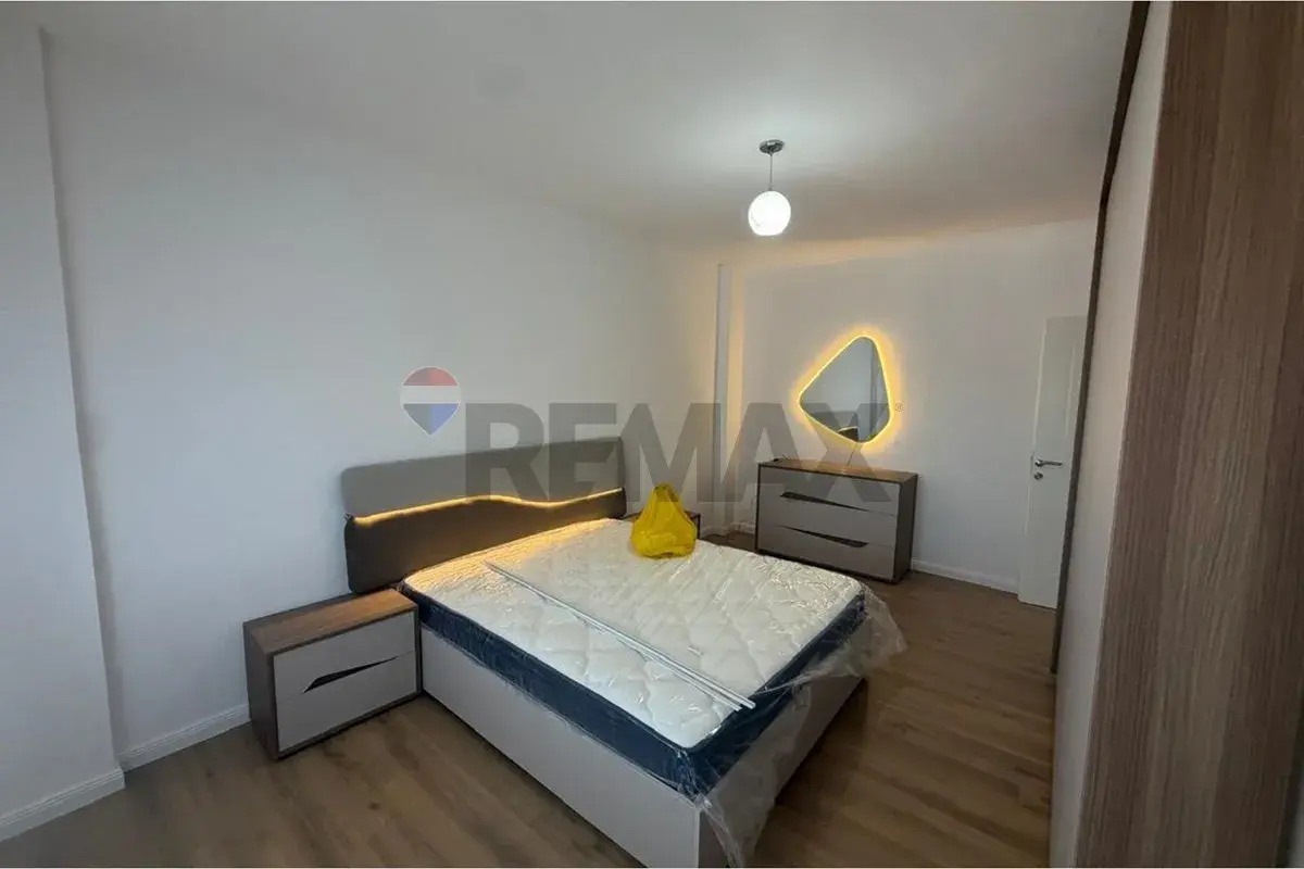 Dhoma e gjumit, apartament 2+1 me qira në 21 Dhjetori, Tiranë