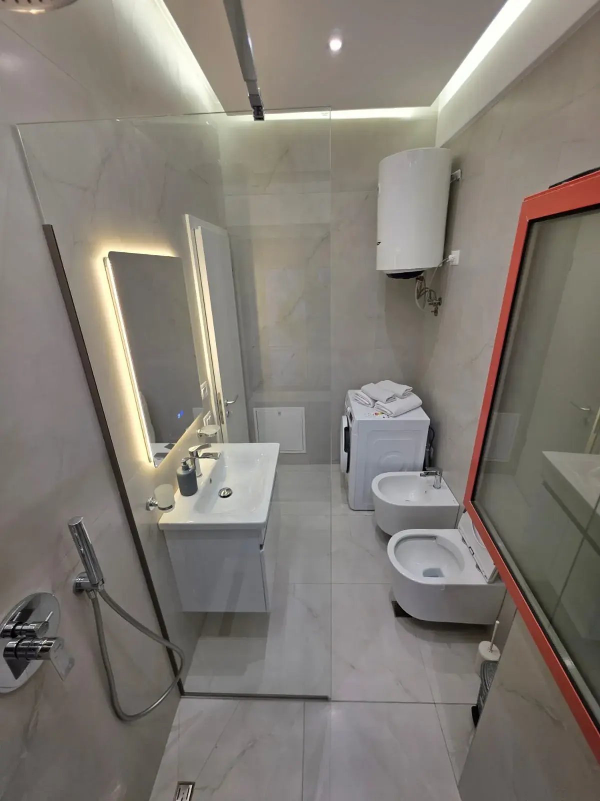 Banjo, apartament 2+1 në shitje në Ali Demi, Tiranë