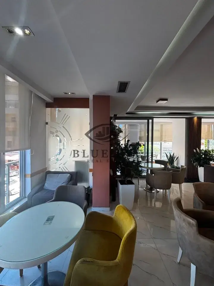 Brendësia, bar / kafe 120 m² me qira në Durrës