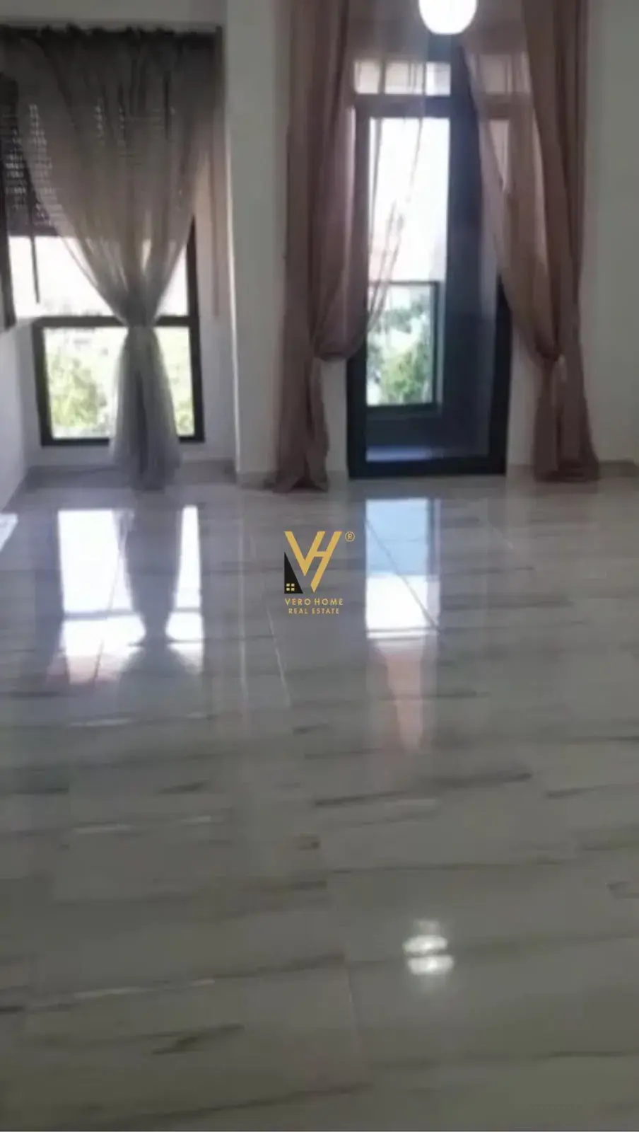 Esterno, ufficio 60 m² in affitto ad Ali Demi, Tirana