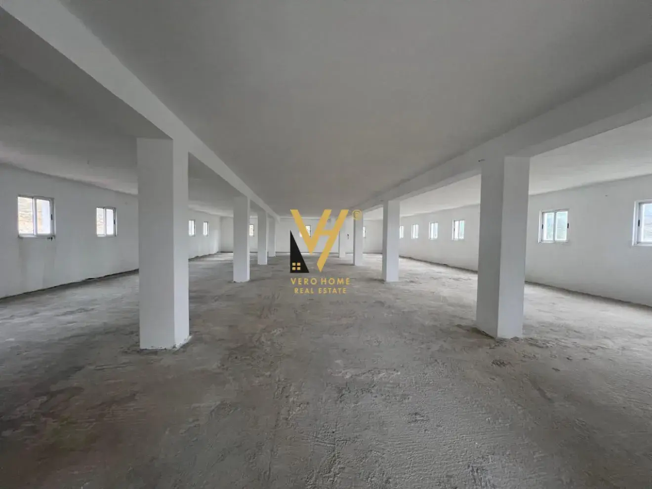 Pamje e jashtme, magazinë 1,200 m² me qira në Shkozë, Tiranë