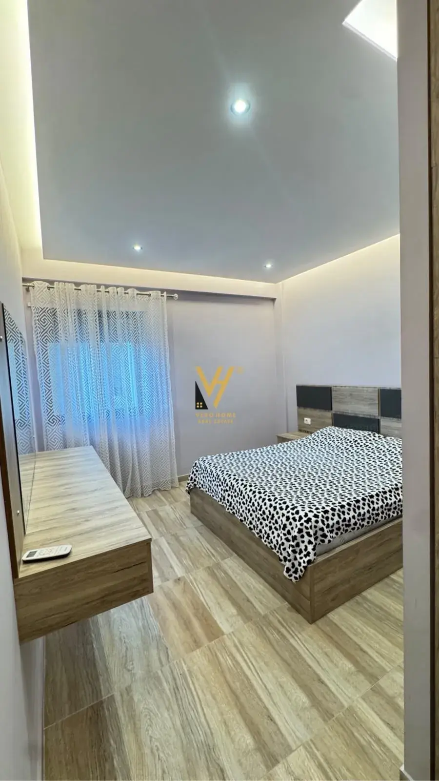 Balcon, appartement 2+1 à louer à Astir, Tirana