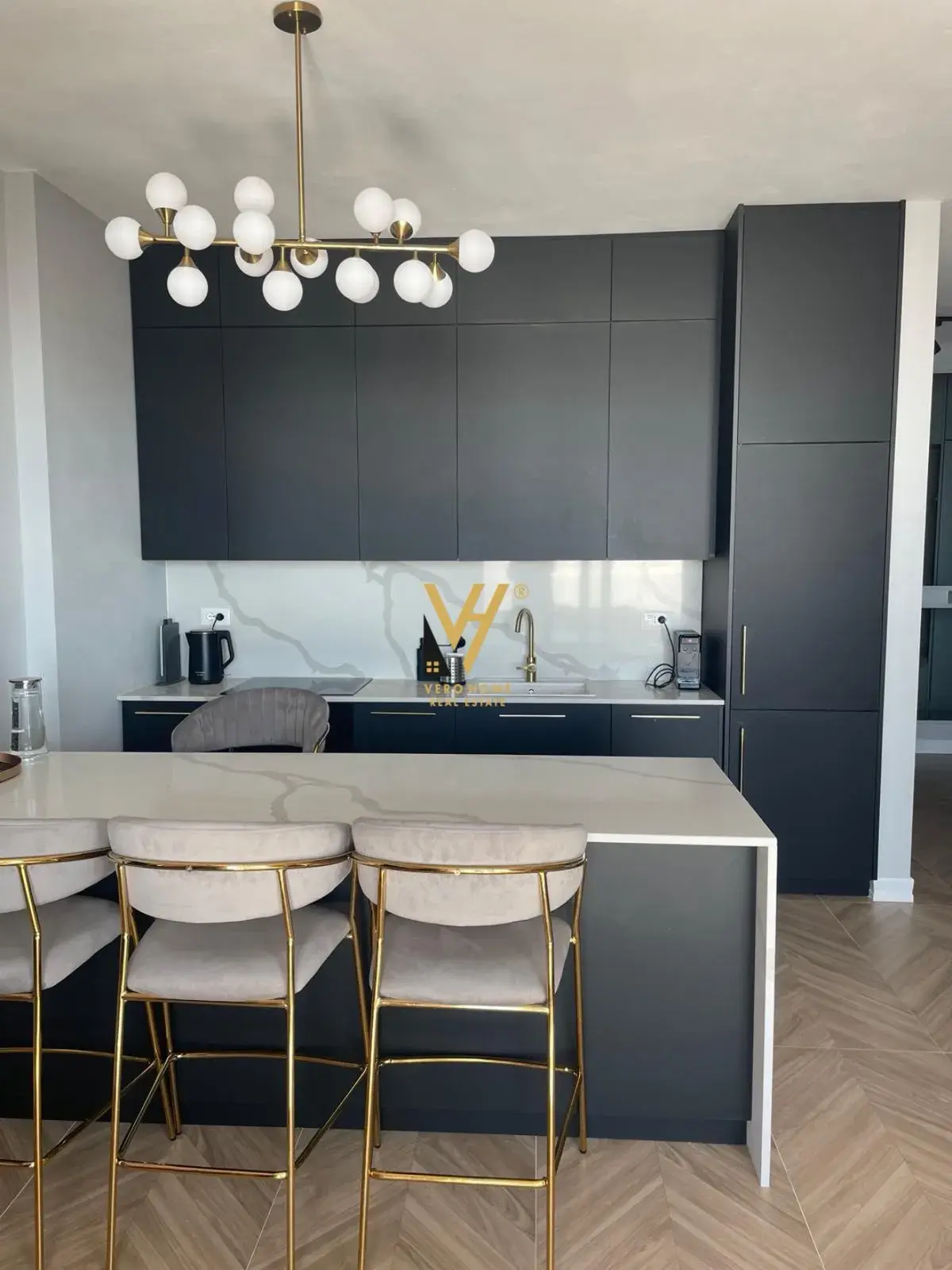 Küche, Wohnung 3+2+2 zu verkaufen in Saranda