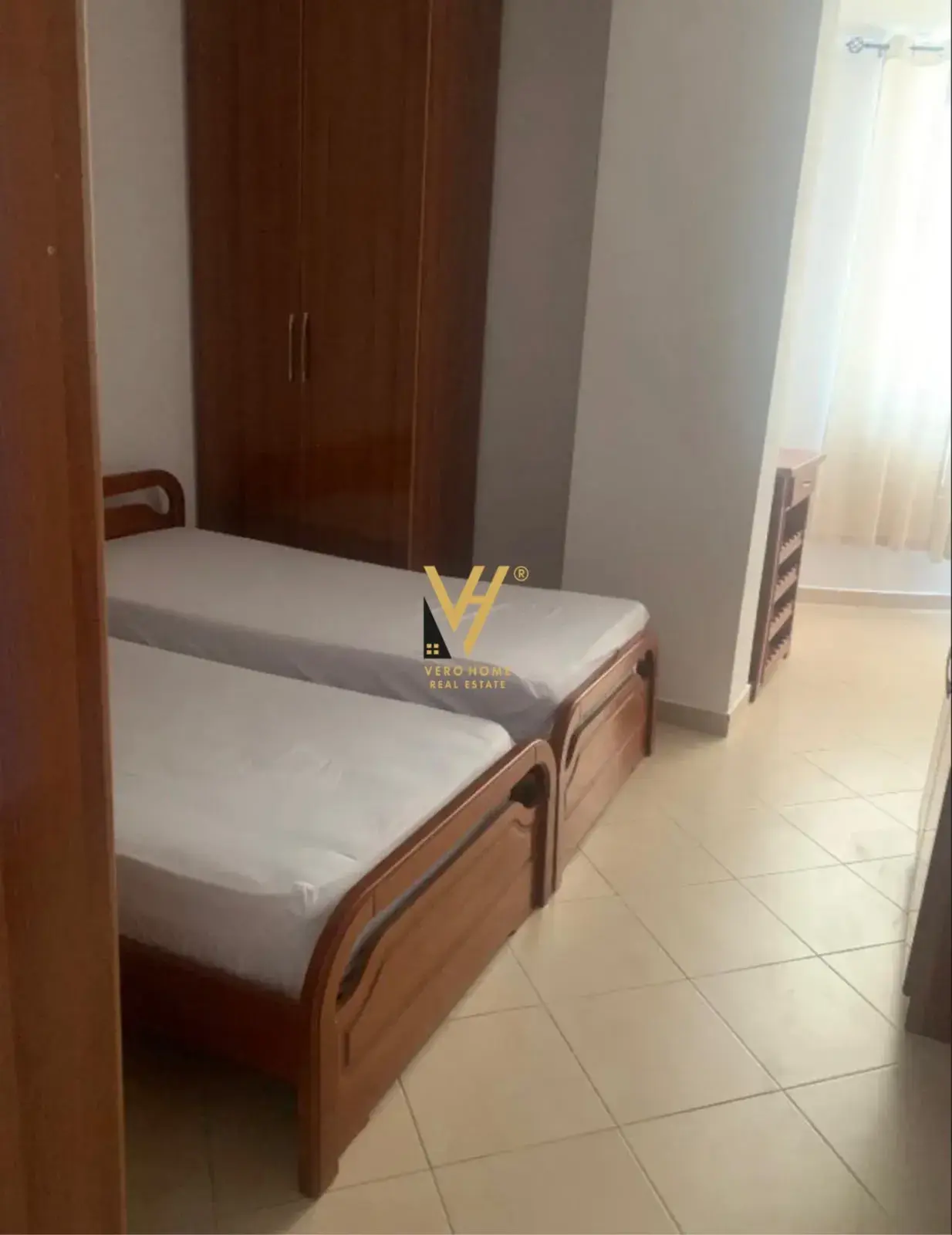 Chambre, appartement 2+1 à louer à Tirana