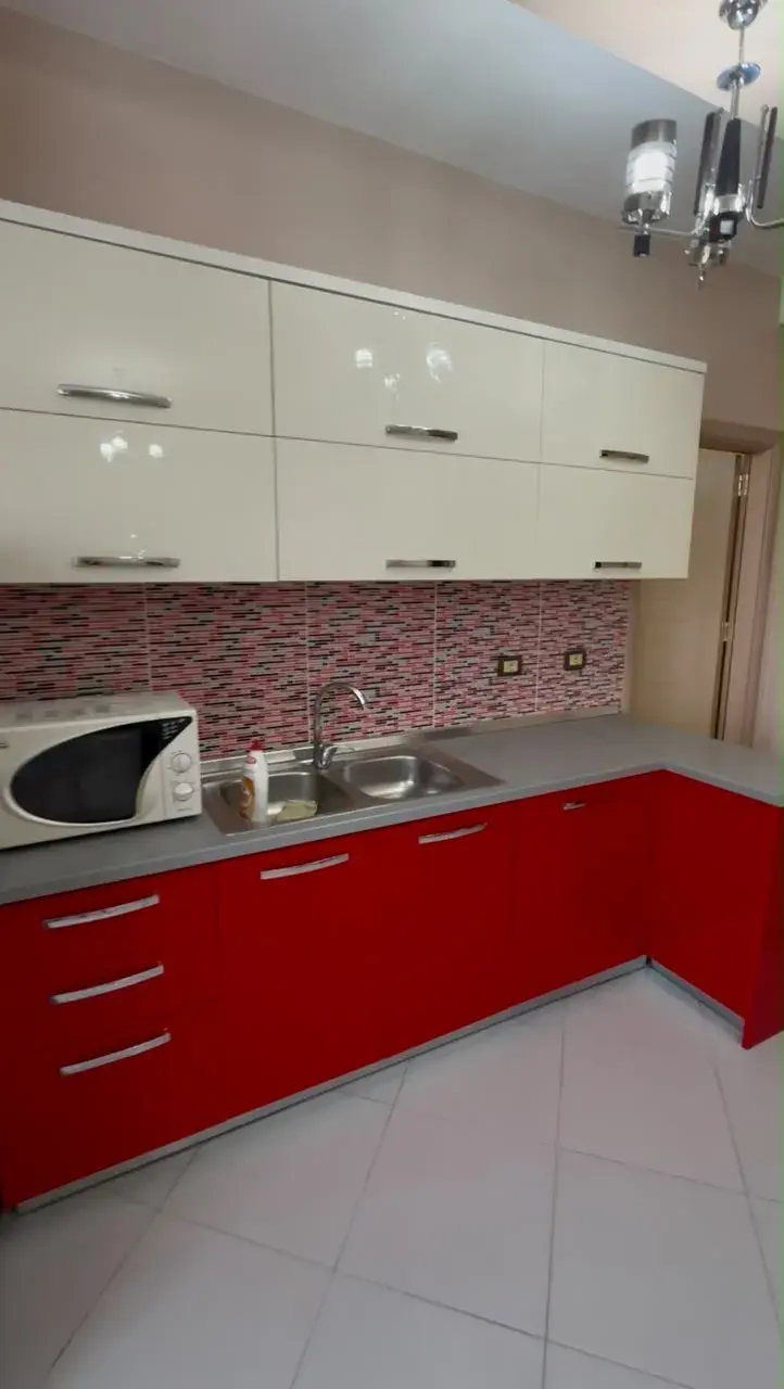 Kuzhina, apartament 2+1 me qira në Tiranë