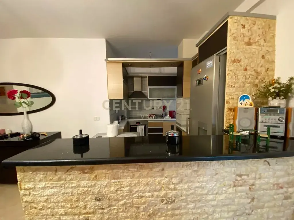 Brendësia, apartament 2+1 në shitje në Durrës