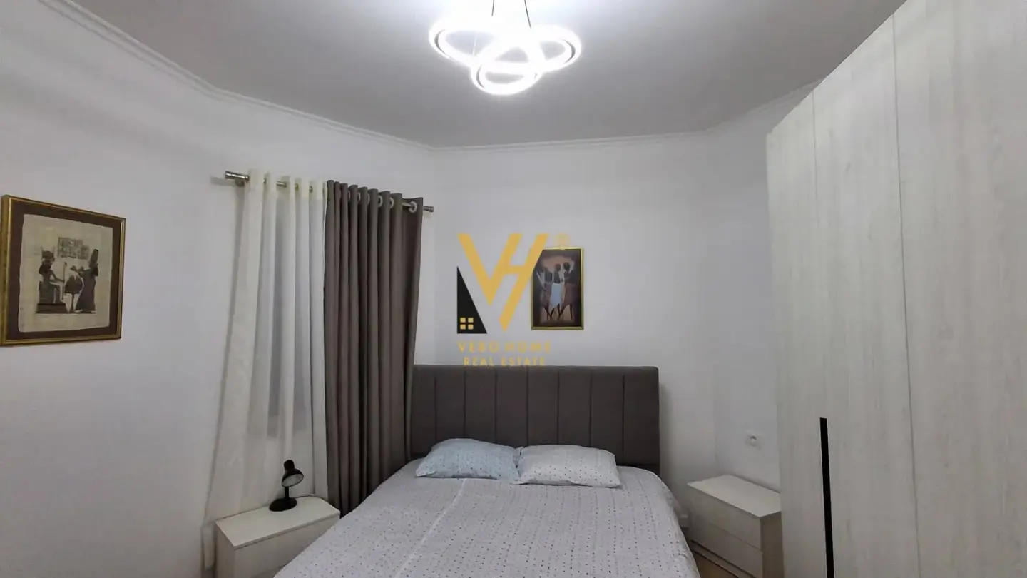 Ballkoni, apartament 1+1 me qira në Tiranë