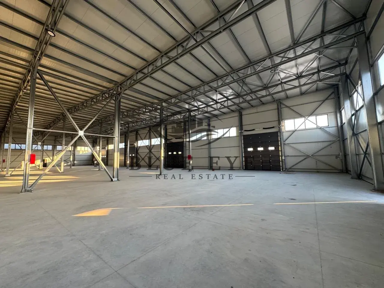 Innenansicht, Lagerhalle 1.868 m² zu vermieten in Spitallë, Durrës