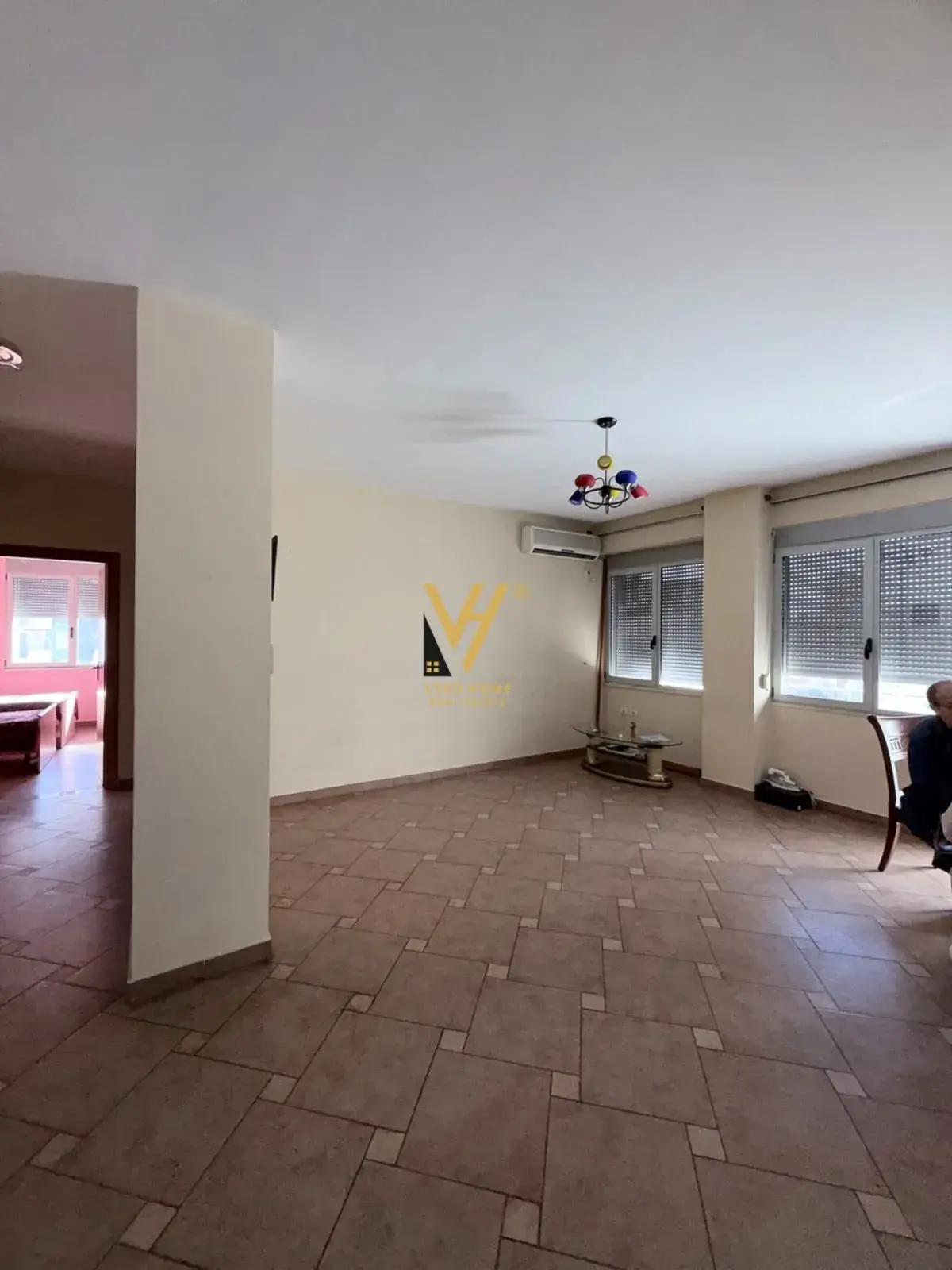 Camera da letto, appartamento 2+1 in vendita a Tirana