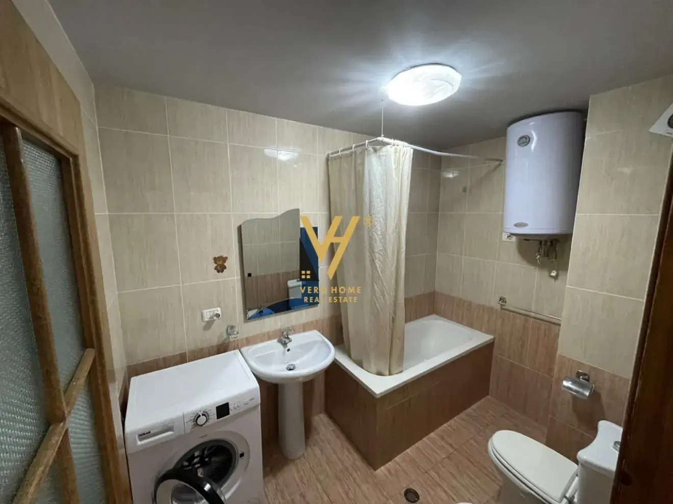 Bagno, appartamento 2+2+2 in affitto a Pazari i Ri, Tirana