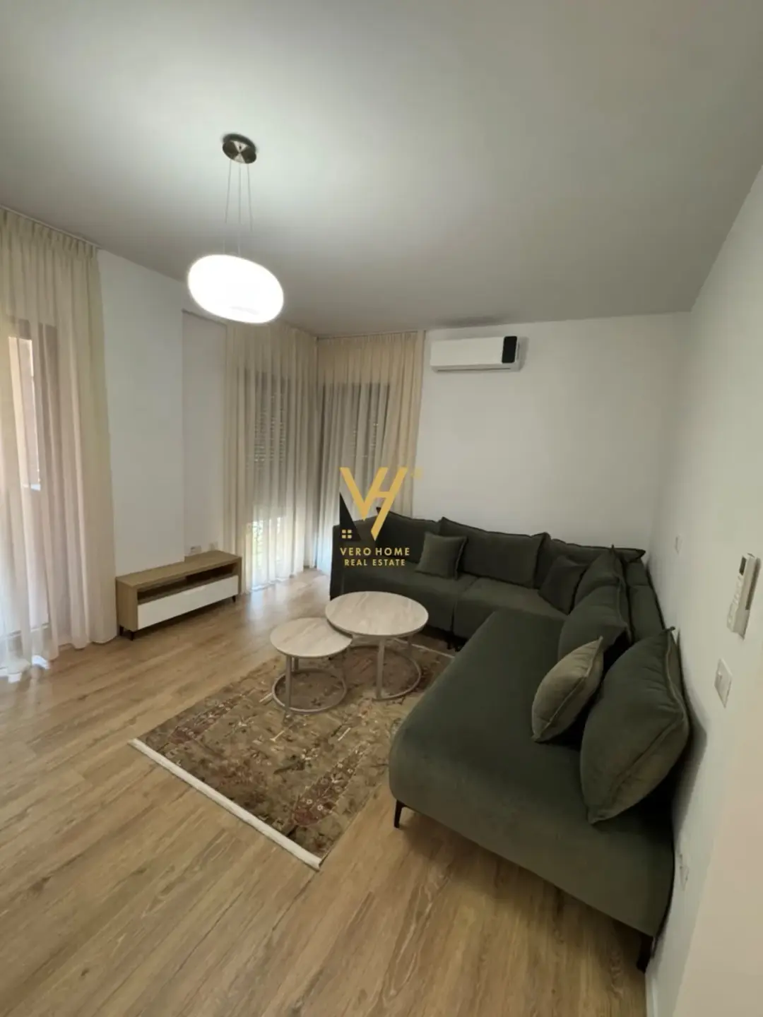 Σαλόνι, διαμέρισμα 2+1 προς ενοικίαση στην περιοχή 21 Dhjetori, Τίρανα, 85 m²