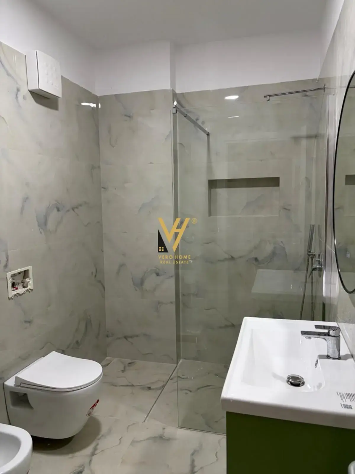 Dhoma e gjumit, apartament 1+1 me qira në Tiranë