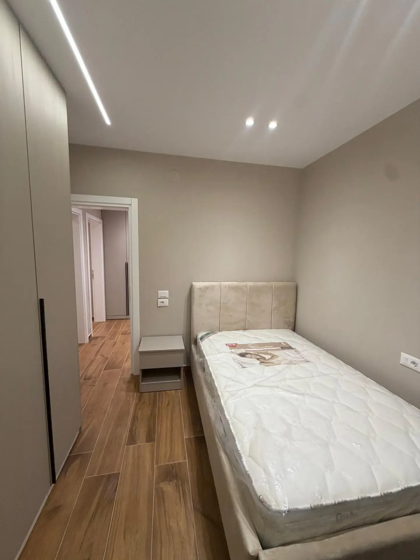 Innenansicht, Wohnung 3+1 zu vermieten in Medreseja, Tirana