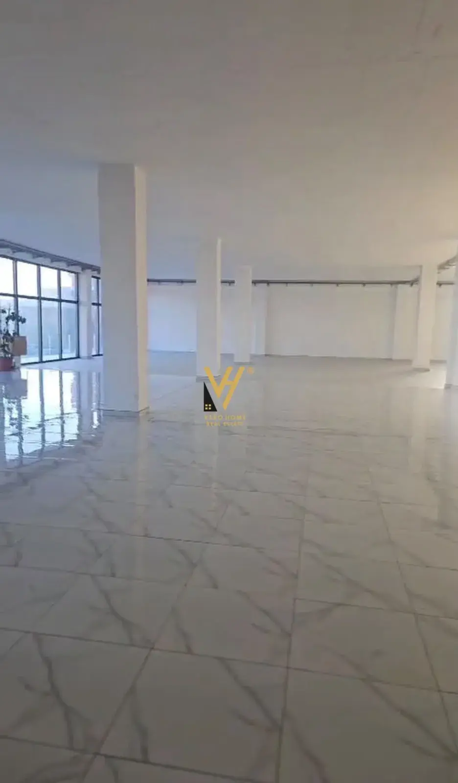 Innenansicht, Büro 3.400 m² zu vermieten in Kruja