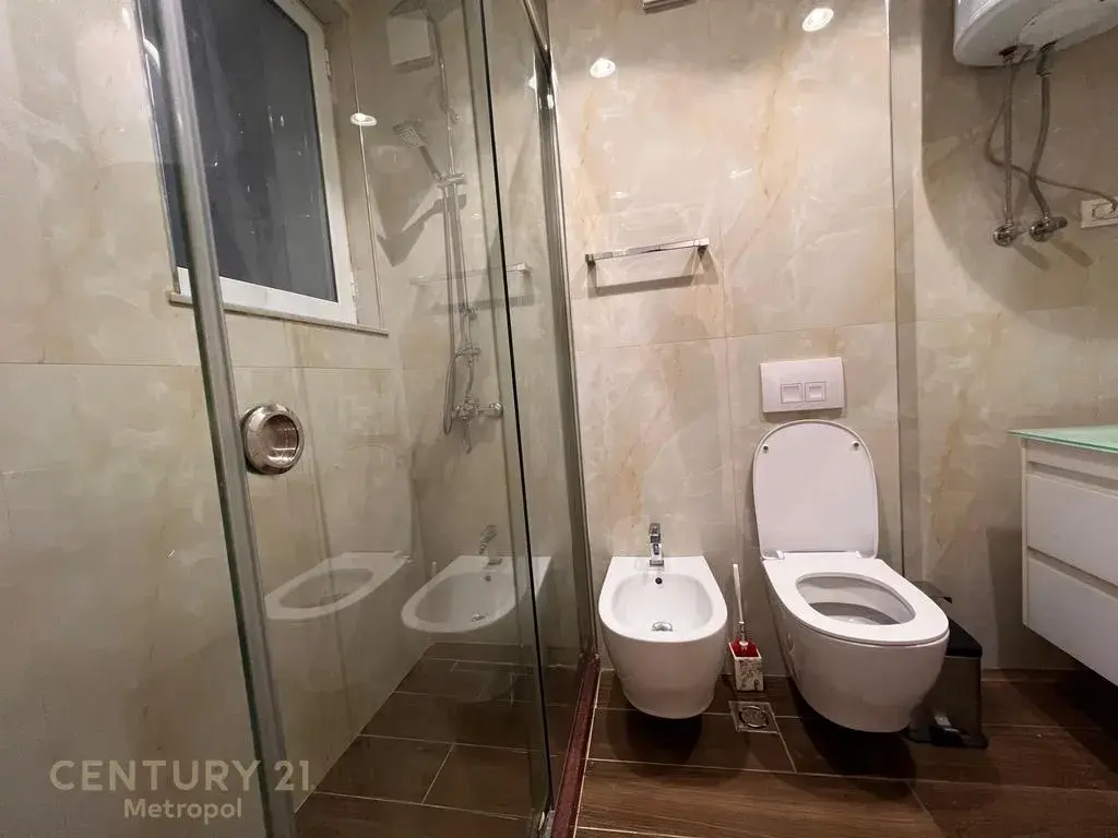 Intérieur, appartement 3+1 à louer à Don Bosko, Tirana