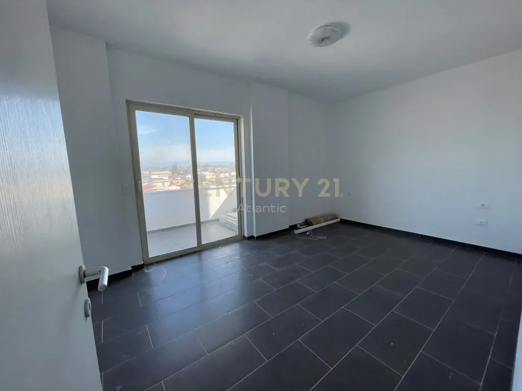 Living room, Renovated 2+1 Apartment in Plazh