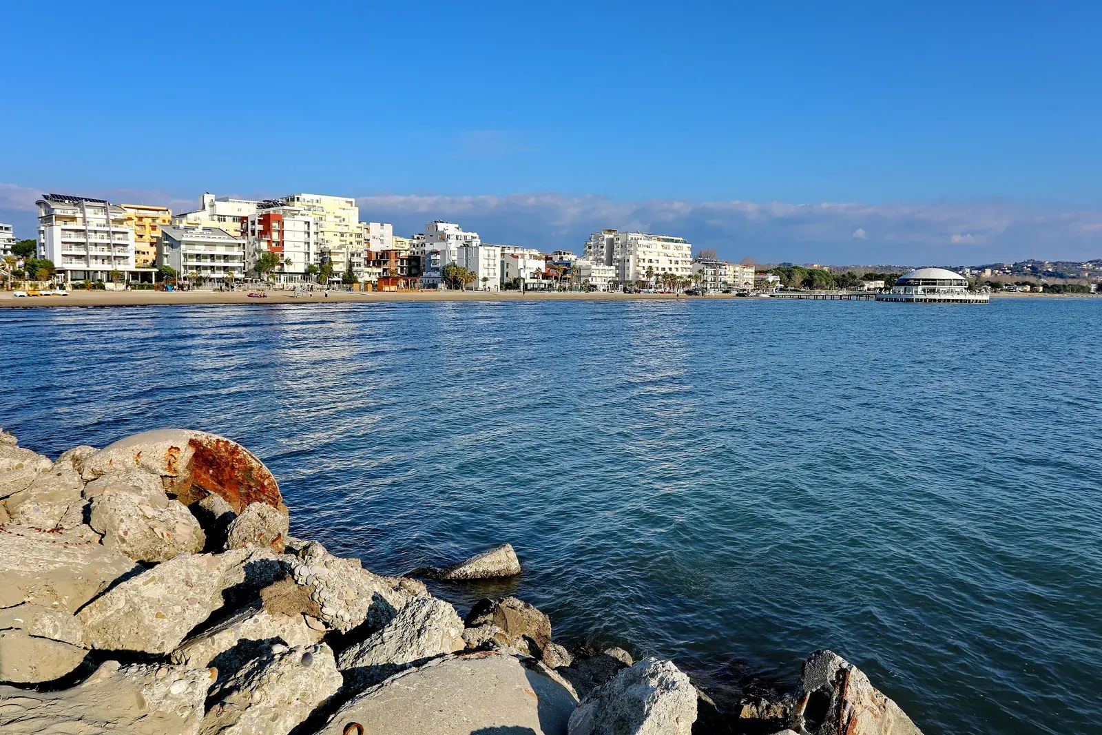 Apartments in Durrës Beach and Shkëmbi i Kavajës: areas, prices and what to check in 2026